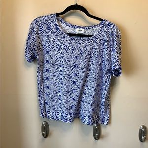 Old navy patterned tee